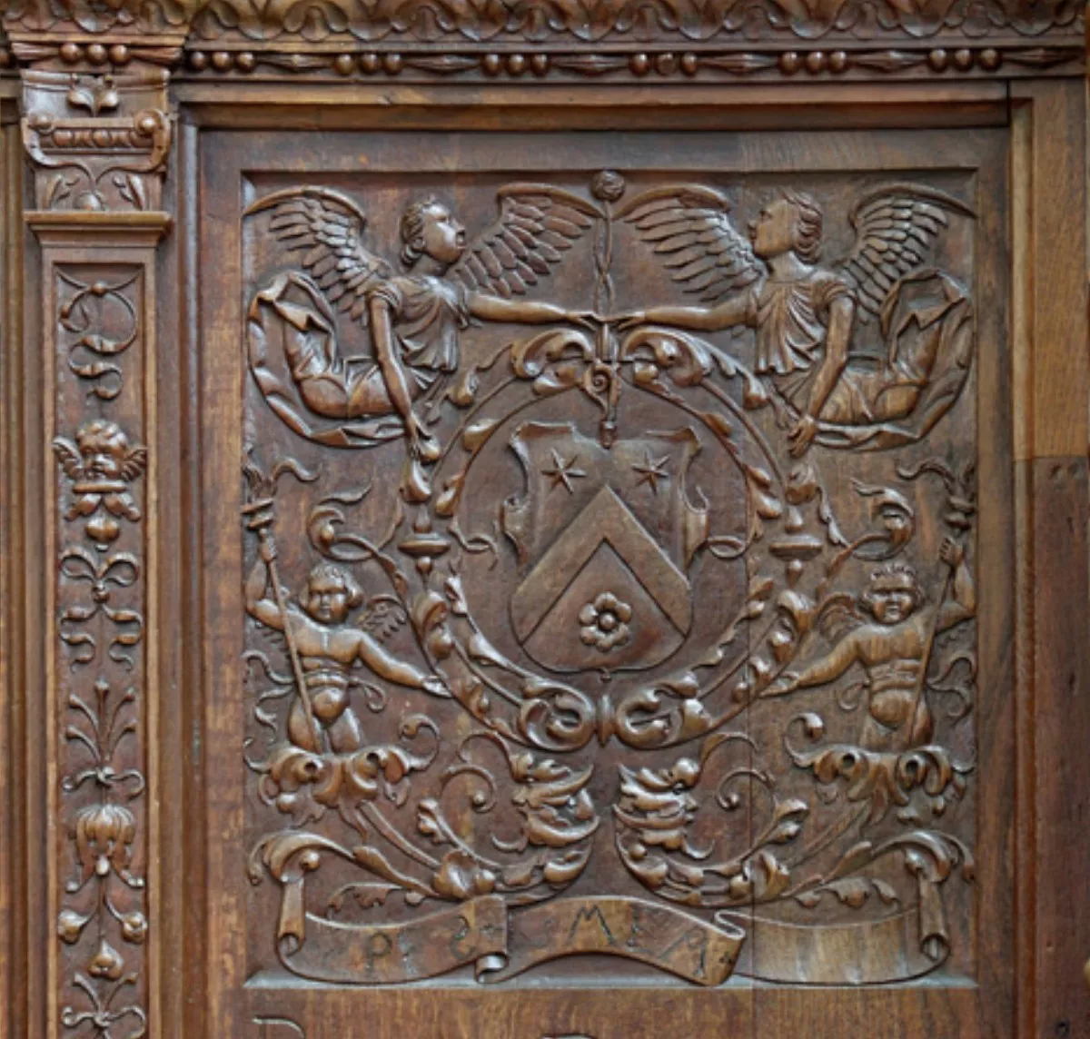 Les hauts dossiers - Abbatiale Saint-Ferréol, source du blason