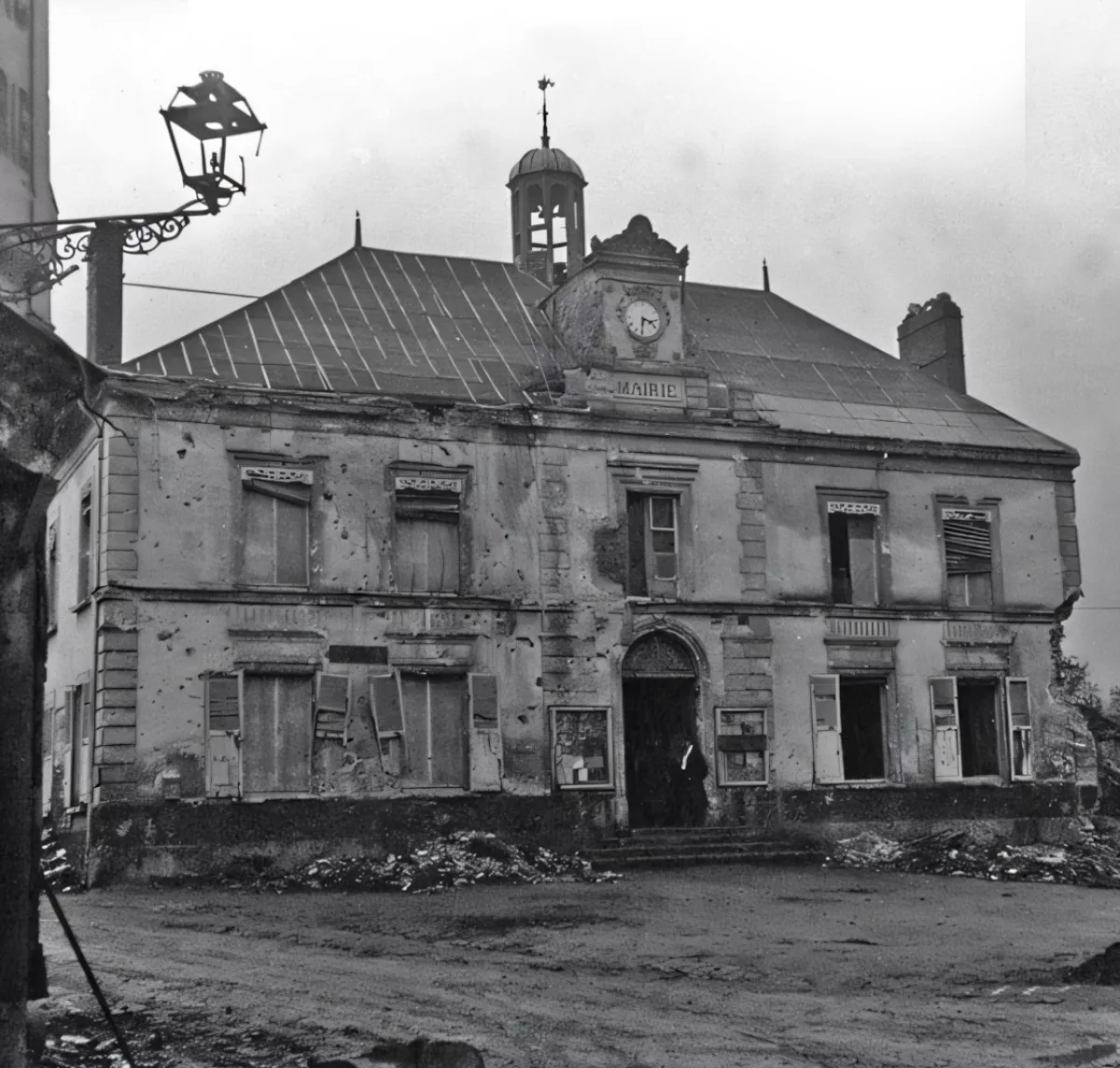 La mairie d'Essômes détruite en 1918